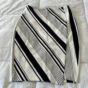 Woman, skirts, size small